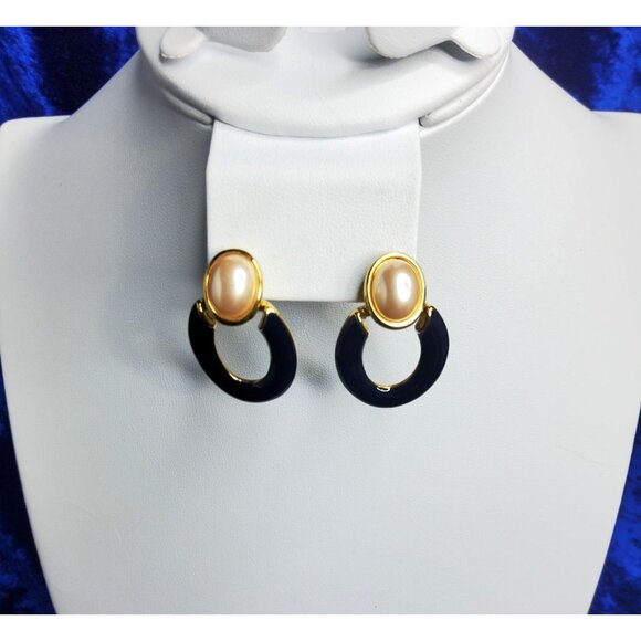 vintage monet black acrylic gold tone faux pearl door knocker earrings